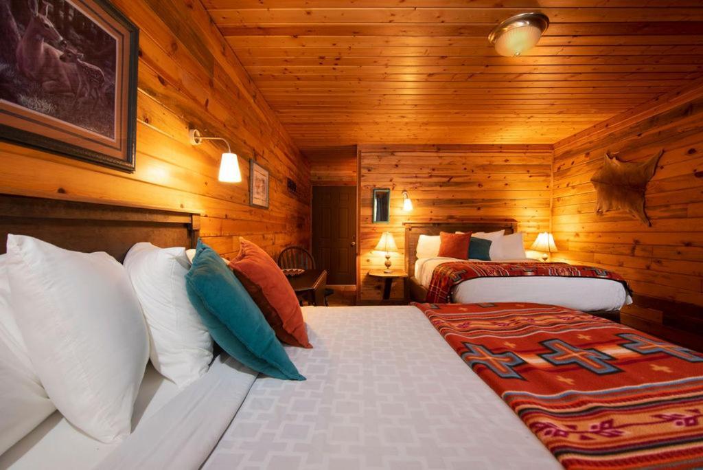 Lochsa Lodge Лоло Экстерьер фото
