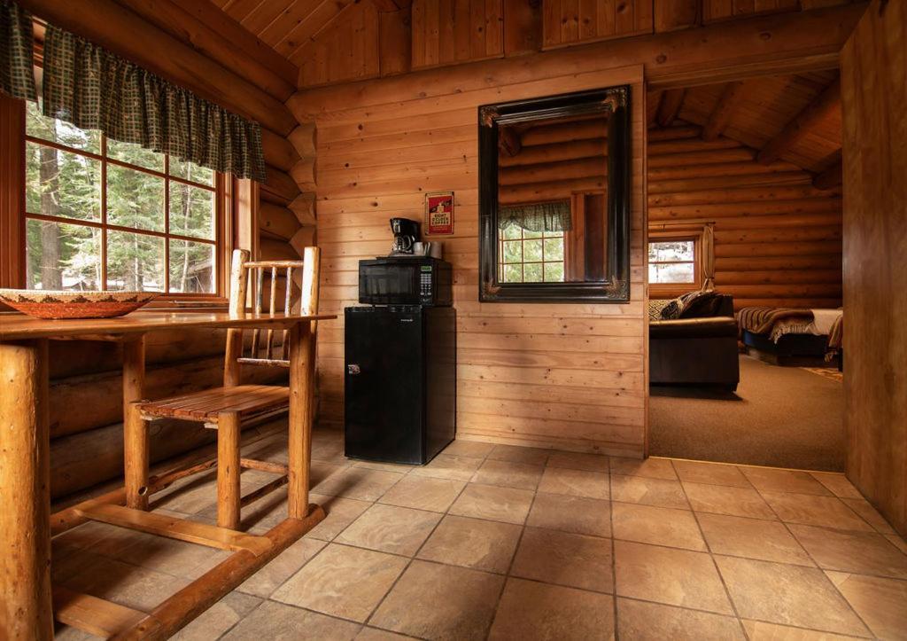 Lochsa Lodge Лоло Номер фото