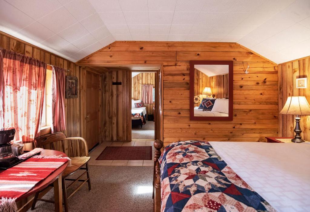 Lochsa Lodge Лоло Номер фото
