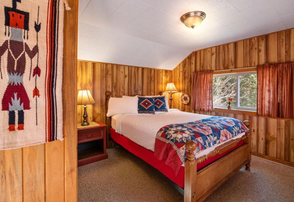 Lochsa Lodge Лоло Номер фото